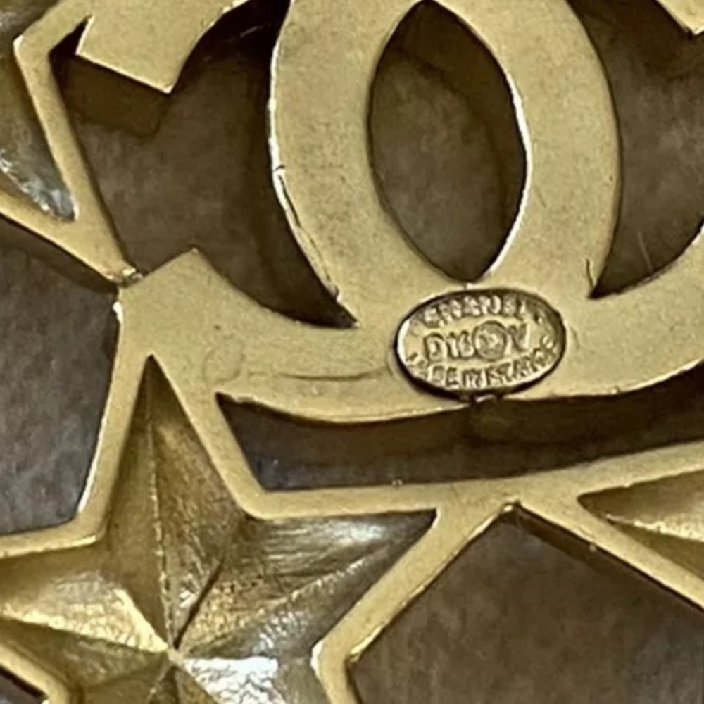 Authentic Chanel Star Brooch🌟🌟🌟 - Picture 3 of 7